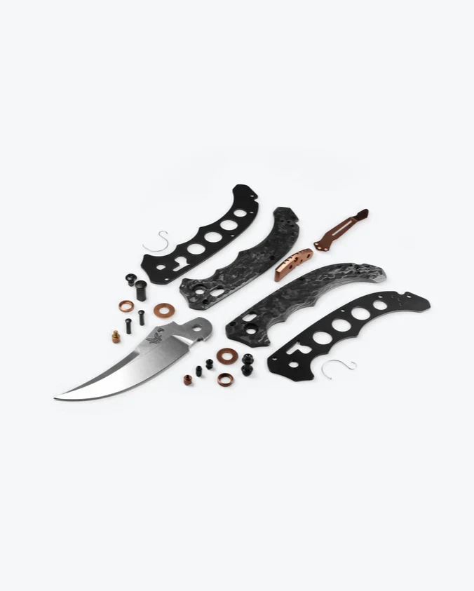 Benchmade Mini Bedlam | Carbon Fiber | Scimitar 7 Benchmade Mini Bedlam | Carbon Fiber | Scimitar - Image 5